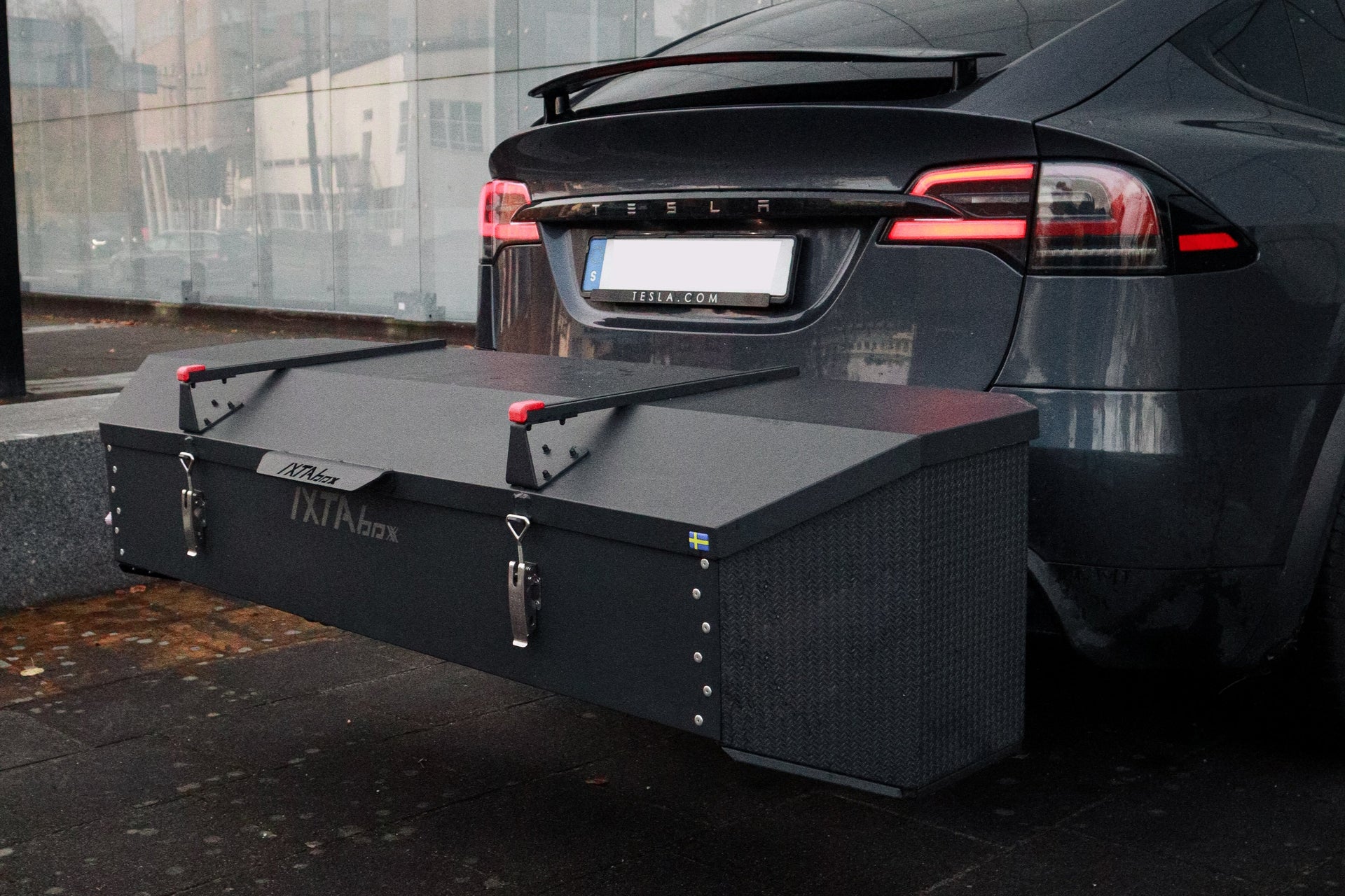 Are roof boxes safe to drive with? - IXTAbox