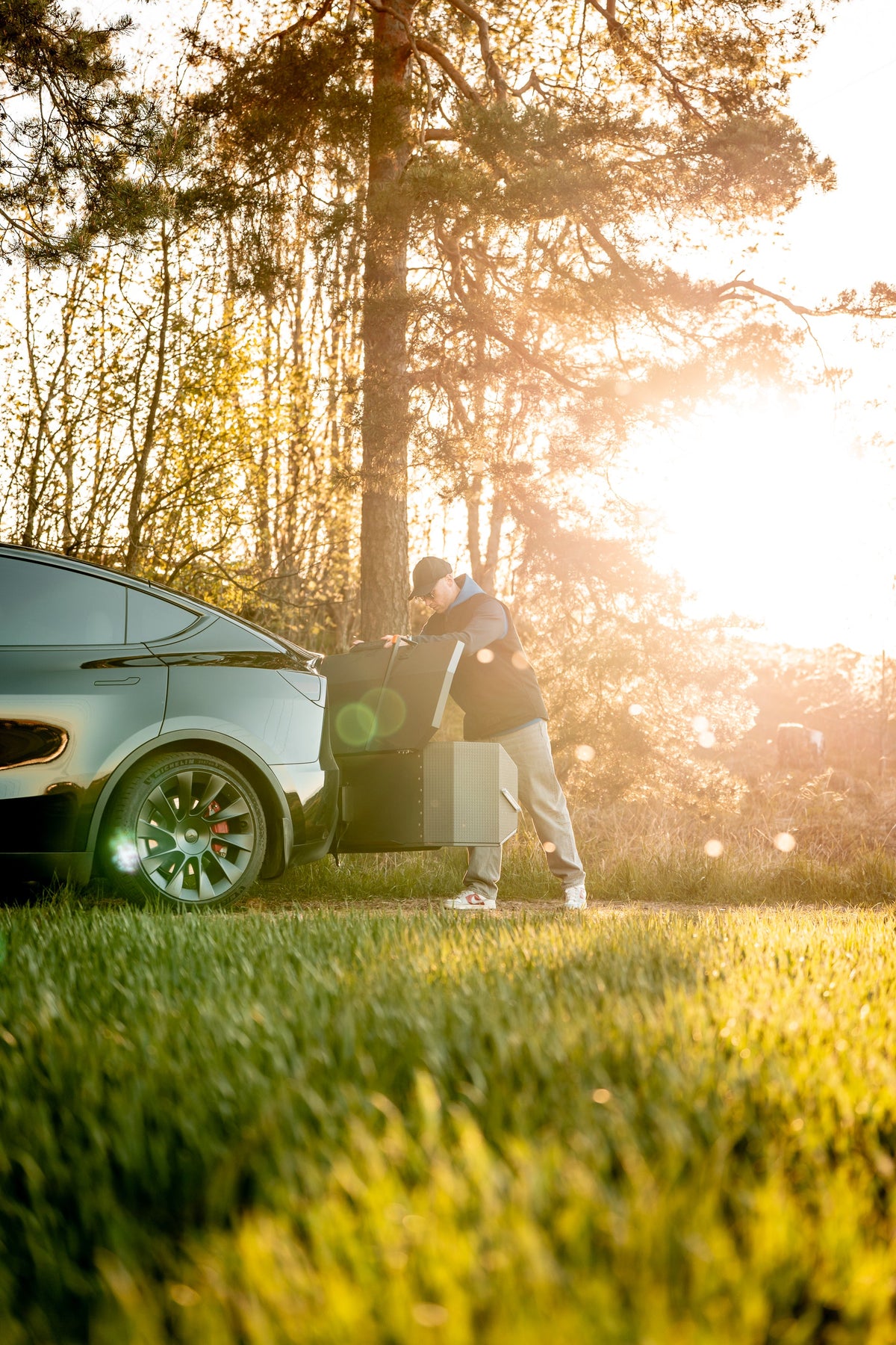 Oppdag Fordelene med Bakboks Tilhengerfeste for Tesla Model Y – Perfekt for Familieturer og Eventyr