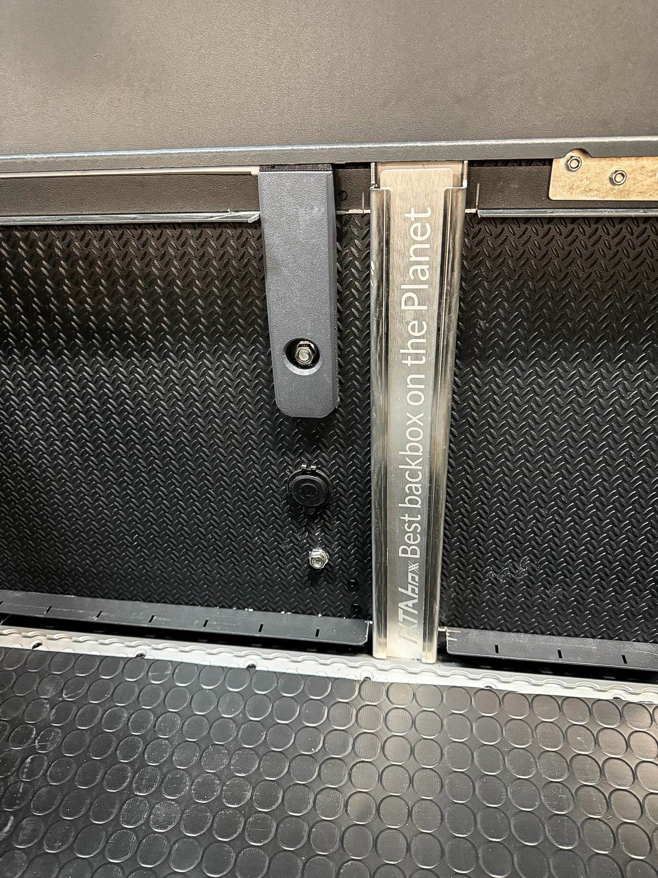 12V Electrical Outlet for IXTAbox Pro - IXTAbox