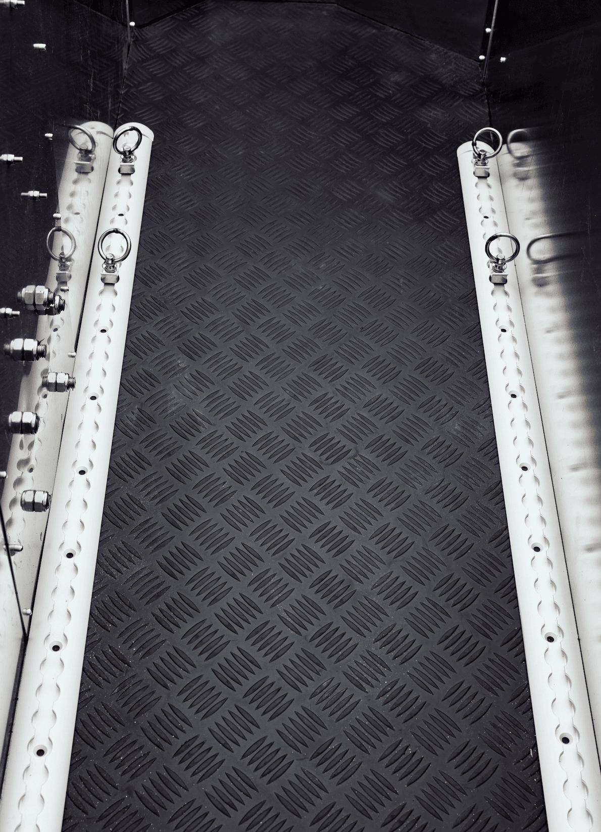 Internal Fixture Rails for IXTAbox - IXTAbox