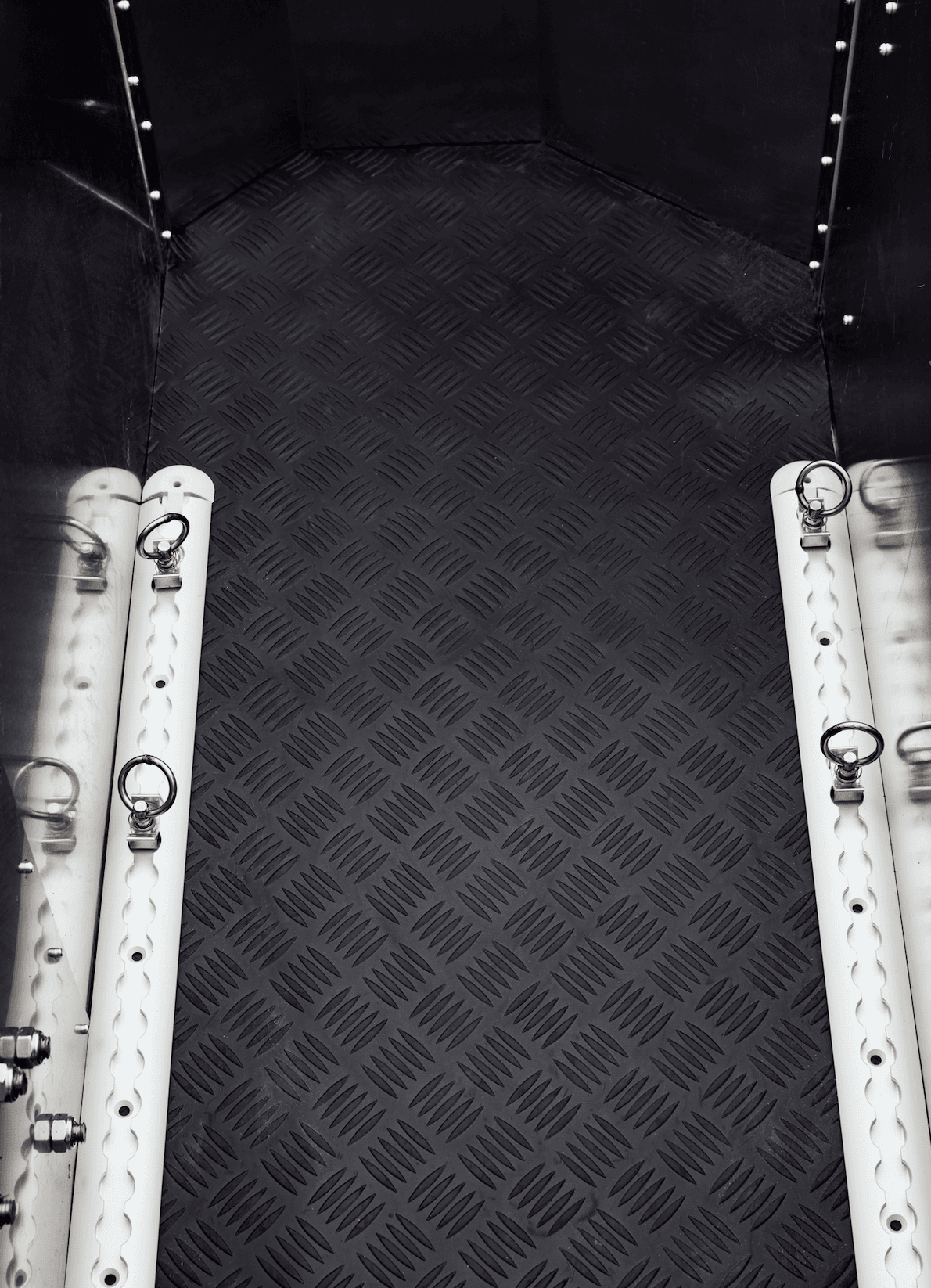 Internal Fixture Rails for IXTAbox - IXTAbox